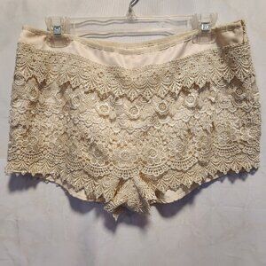 San Souci Cream Shorts Women's L Scalloped Layered Lace Crochet Side Zip Boho